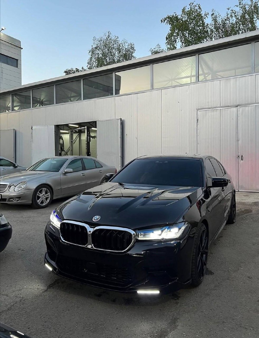 BMW 540i G30 Black — фото 1