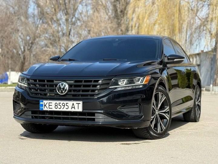 Volkswagen Passat — фото 1