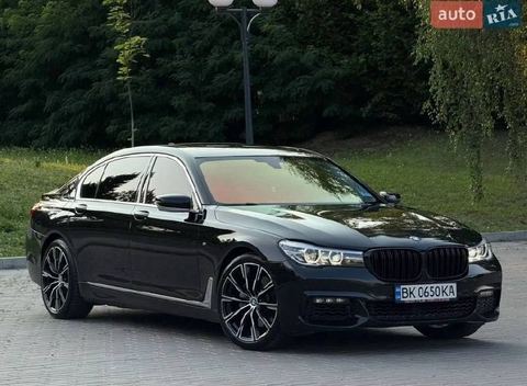 BMW 740i