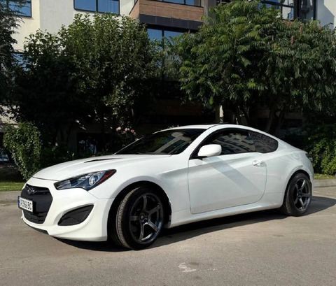 Hyundai Genesis Coupe 2.0T Premium — фото 1