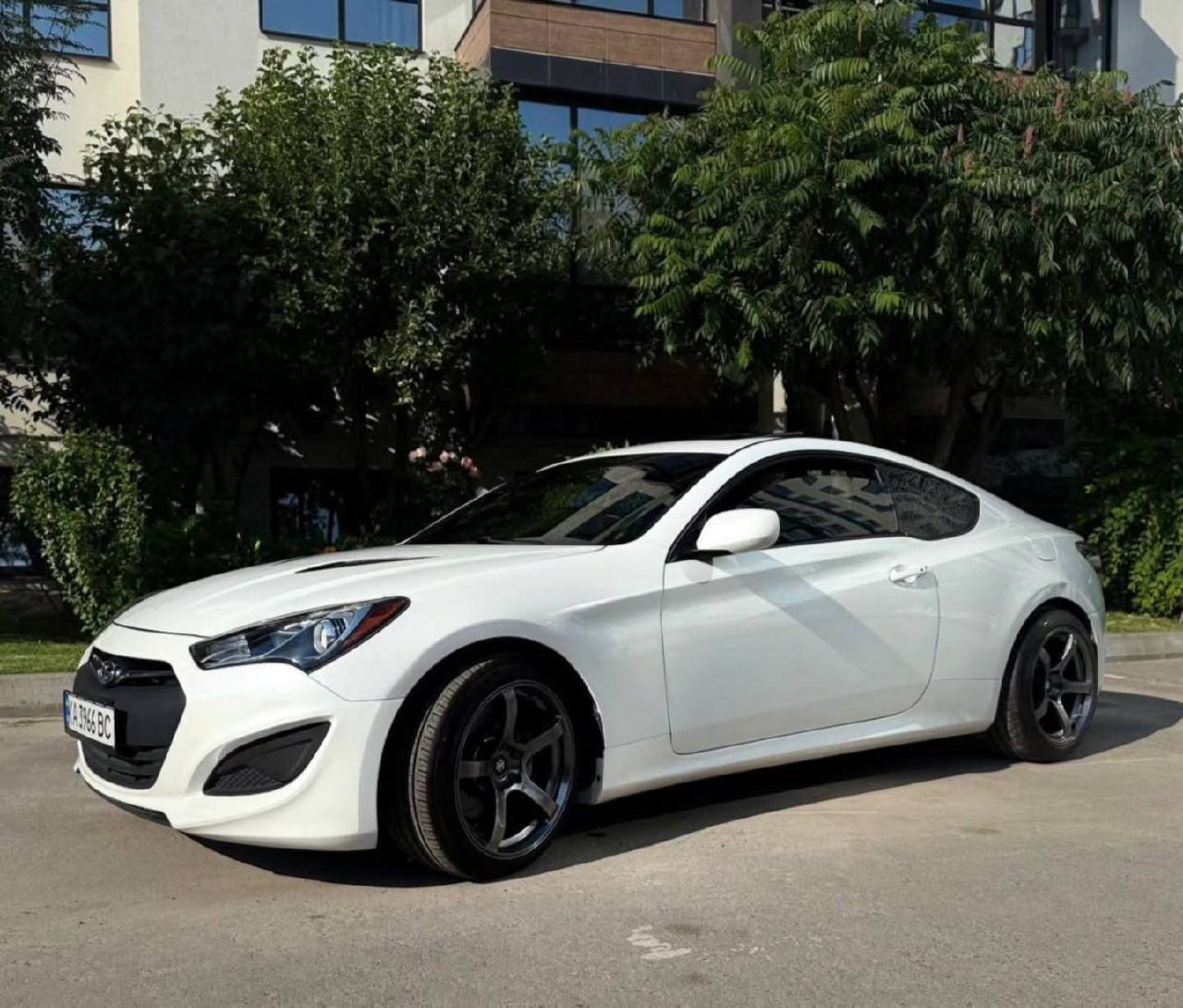 Hyundai Genesis Coupe 2.0T Premium — фото 1