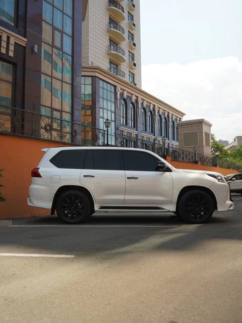 Lexus LX450d