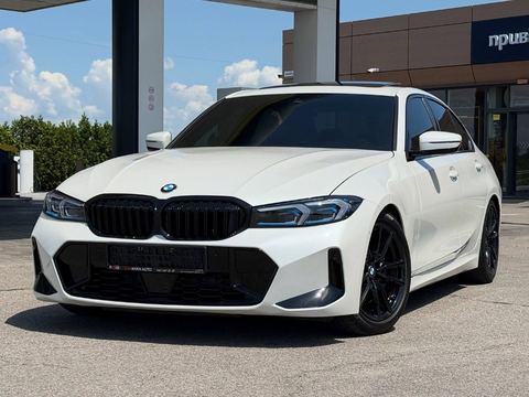 BMW 330i xDrive — фото 1
