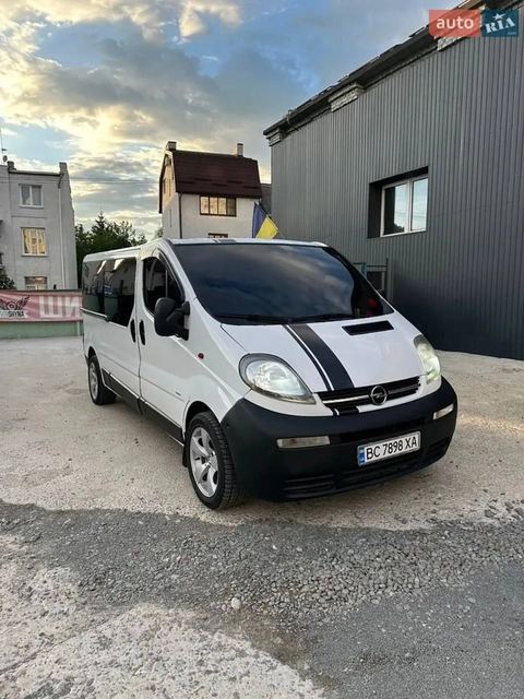 Opel Vivaro — фото 1