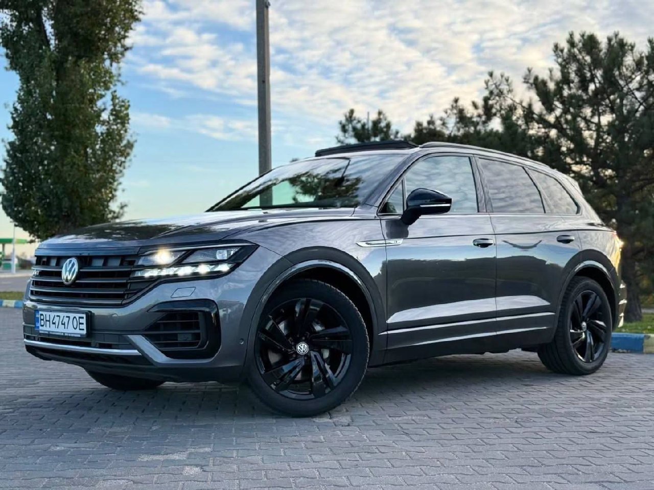 Volkswagen Touareg R-Line — фото 1