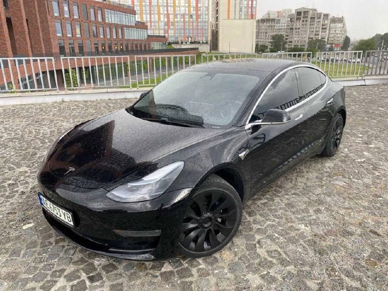 Tesla Model 3 — фото 1