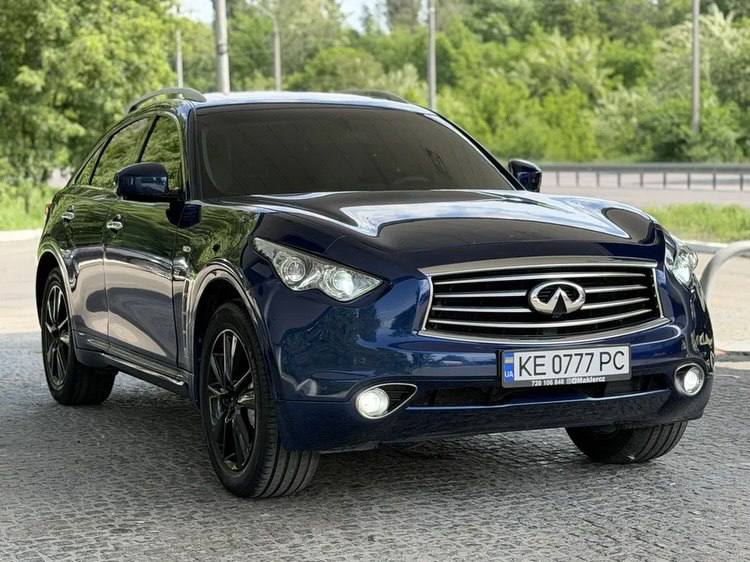 Infiniti QX70 — фото 1