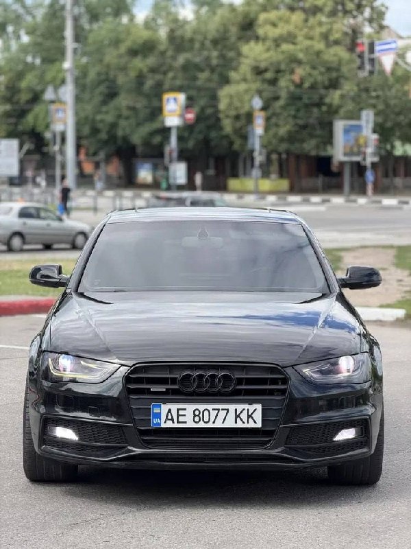 Audi A4 — фото 1