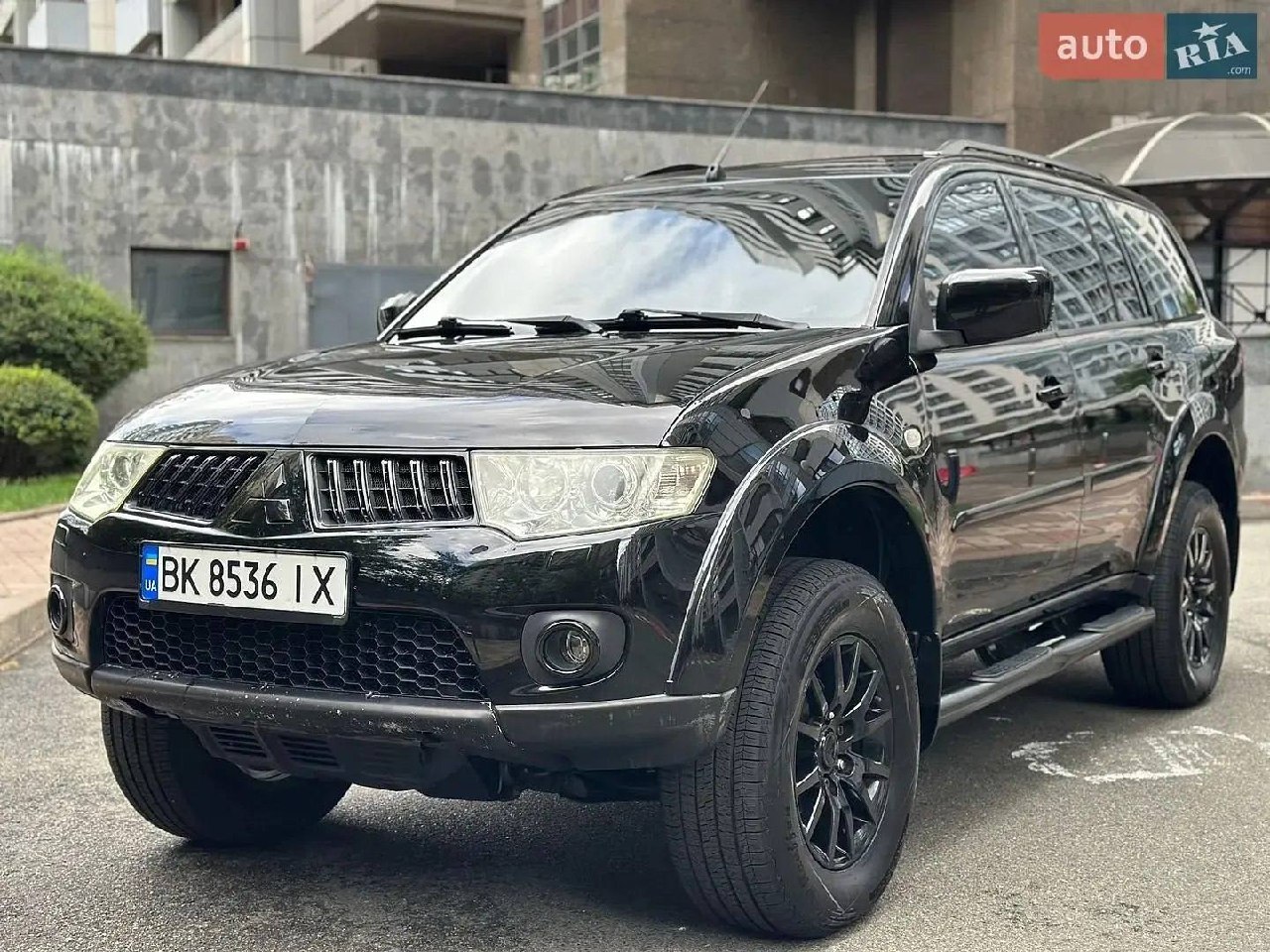 Mitsubishi Pajero Sport — фото 1