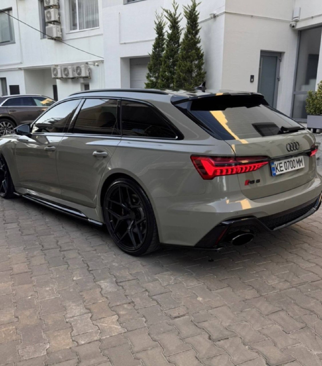 Audi RS6 — фото 1