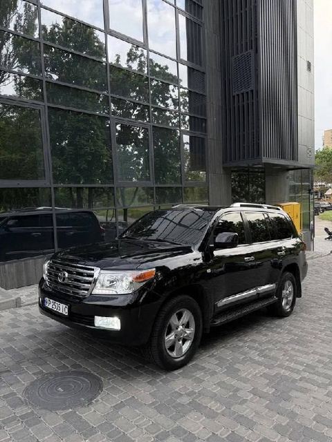 Toyota Land Cruiser 200