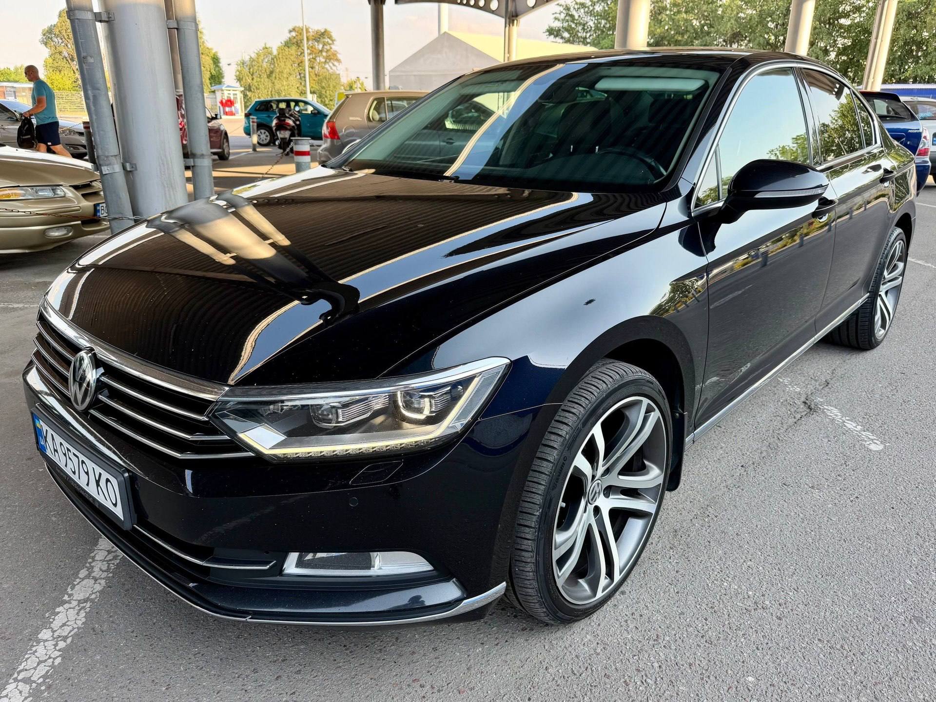 Volkswagen PASSAT R-LINE — фото 1