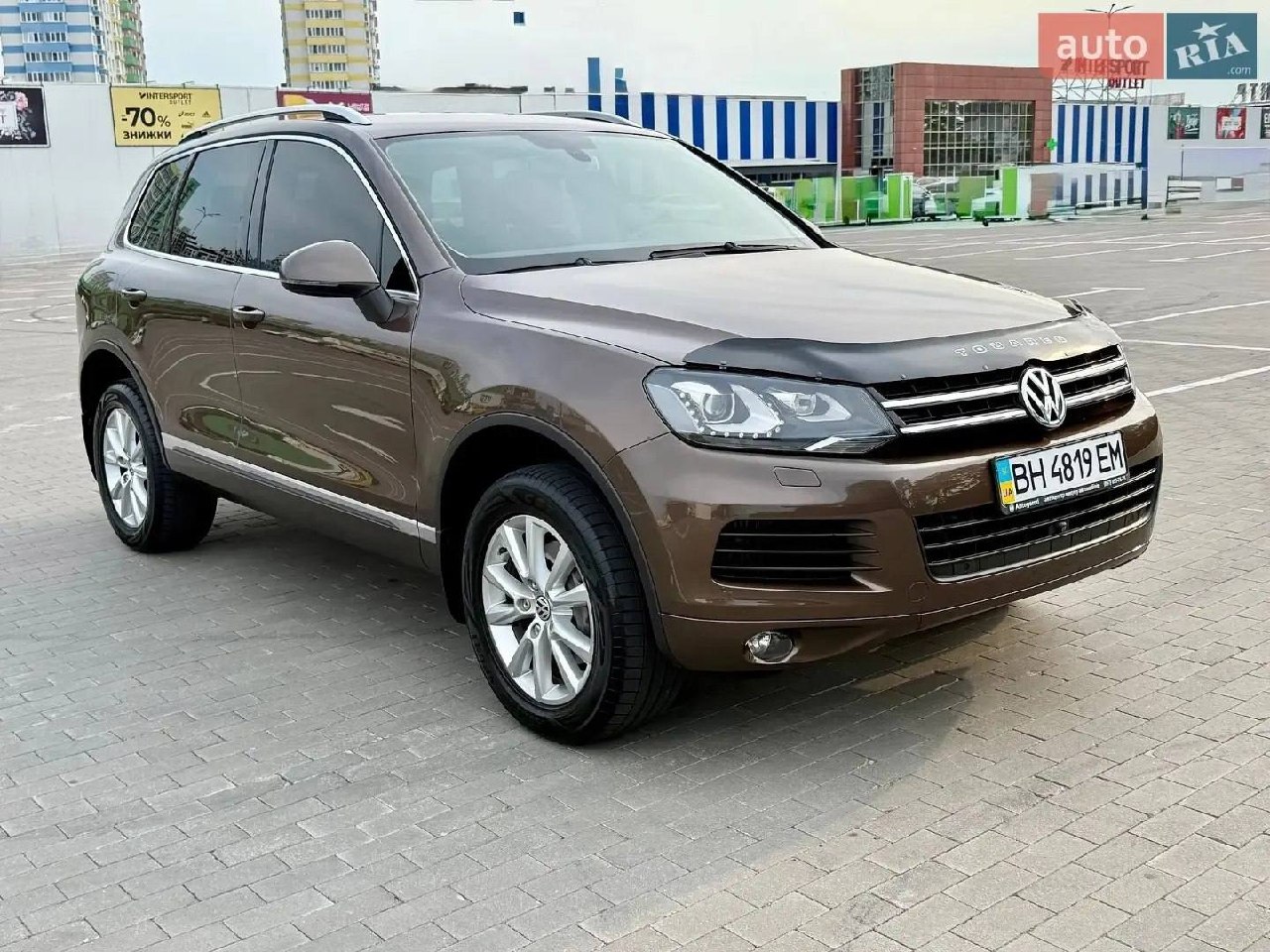 Volkswagen Touareg — фото 1