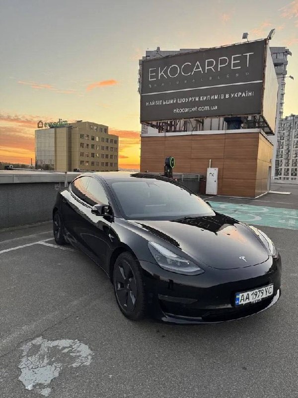 Tesla Model 3 — фото 1