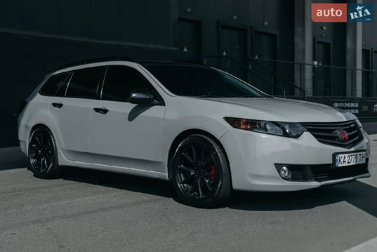 Honda Accord — фото 1