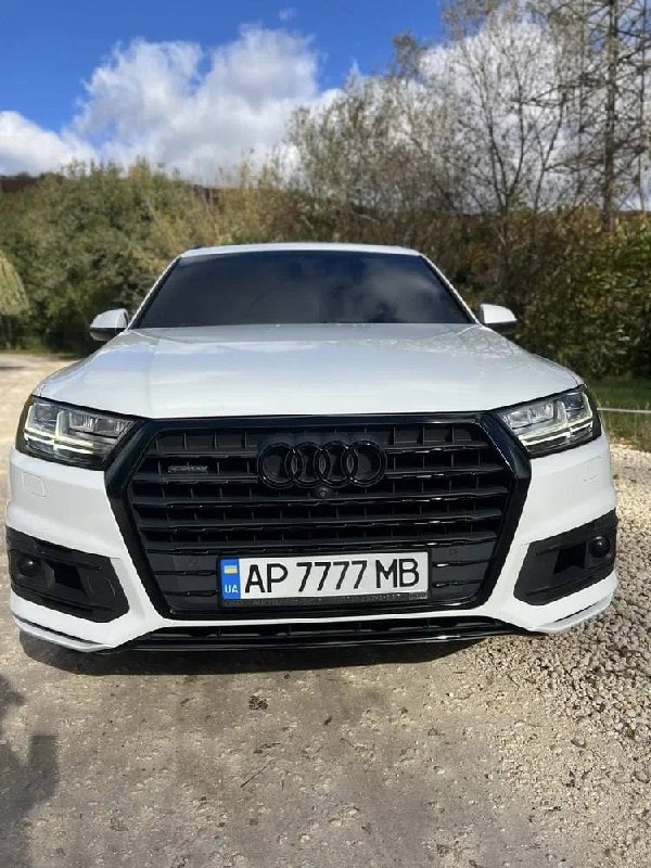 Audi Q7 — фото 1