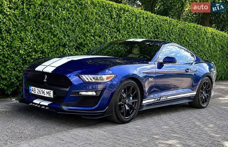 Ford Mustang — фото 1