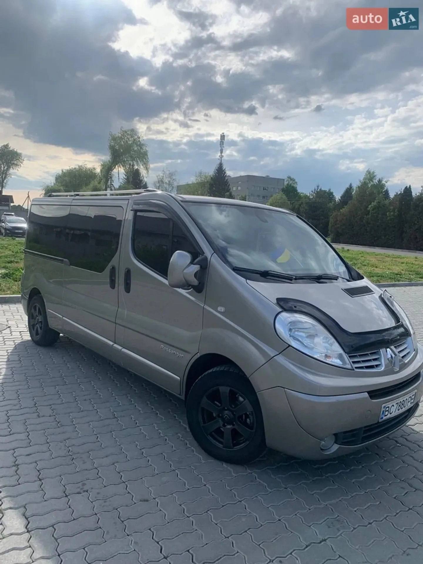 Renault Trafic — фото 1