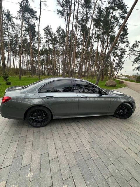 Mercedes-Benz E350d AMG