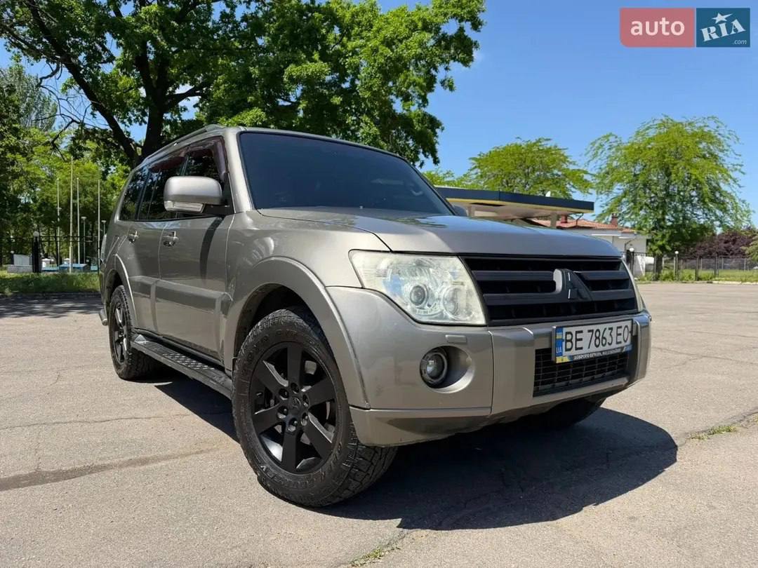 Mitsubishi Pajero Wagon — фото 1