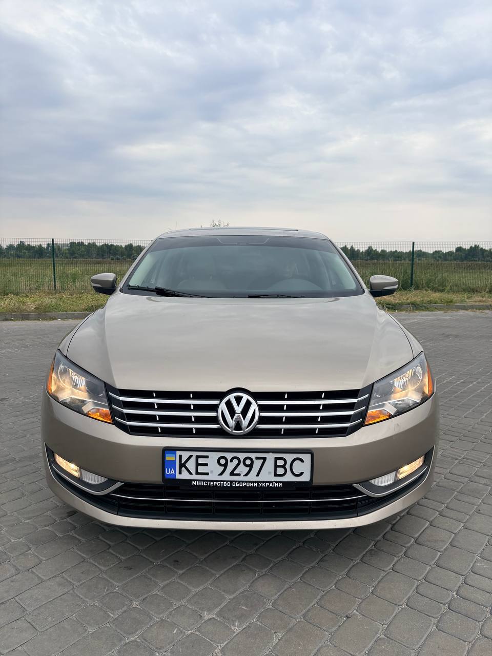 Volkswagen Passat B7 Premium — фото 1
