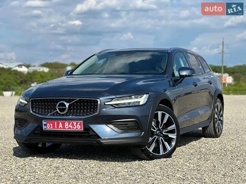 Volvo V60 Cross Country — фото 1