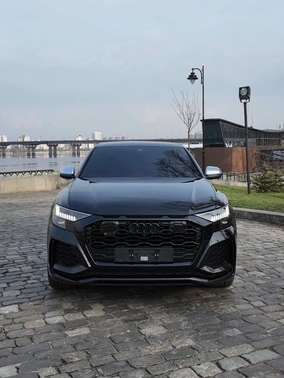 Audi RSQ8 — фото 1