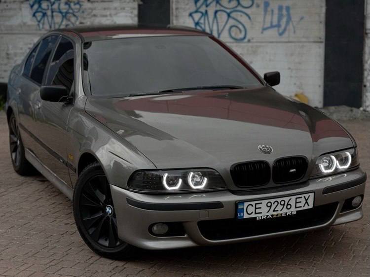 BMW 5 Series — фото 1