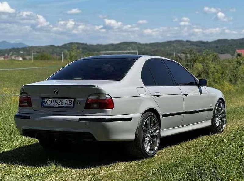BMW 5 Series E39 — фото 1