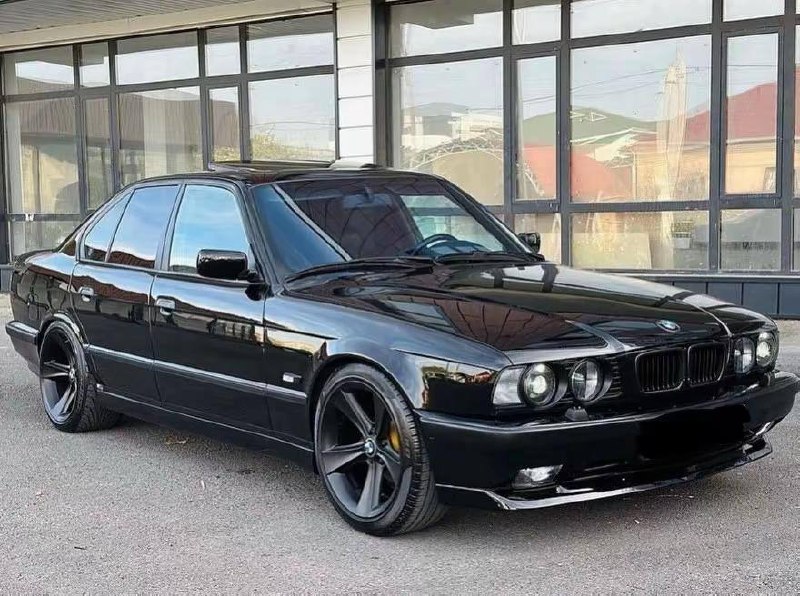 BMW 5 Series — фото 1