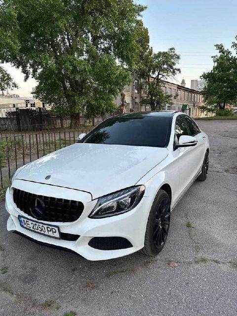 Mercedes-Benz C300