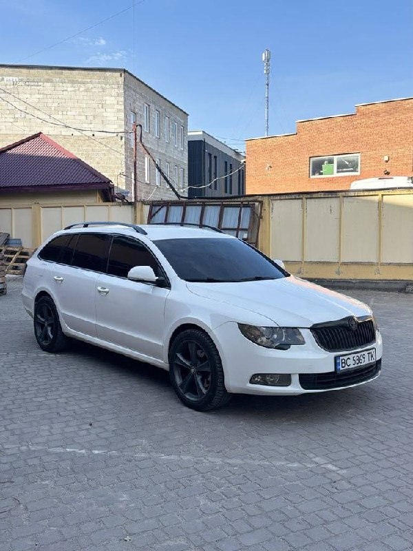 Škoda Superb — фото 1
