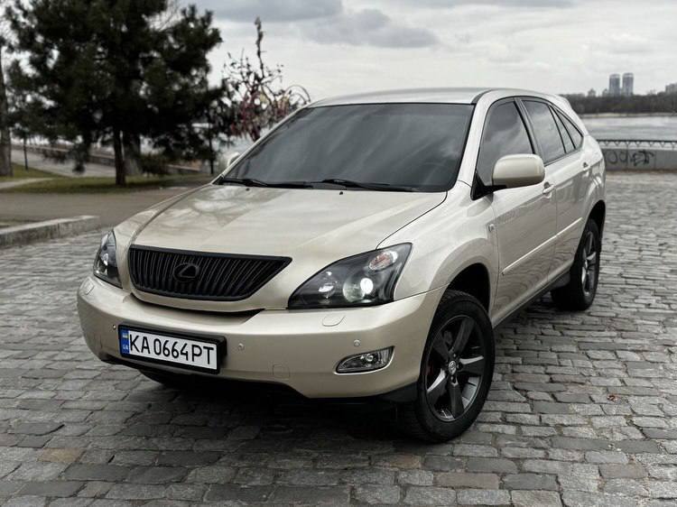 Lexus RX — фото 1