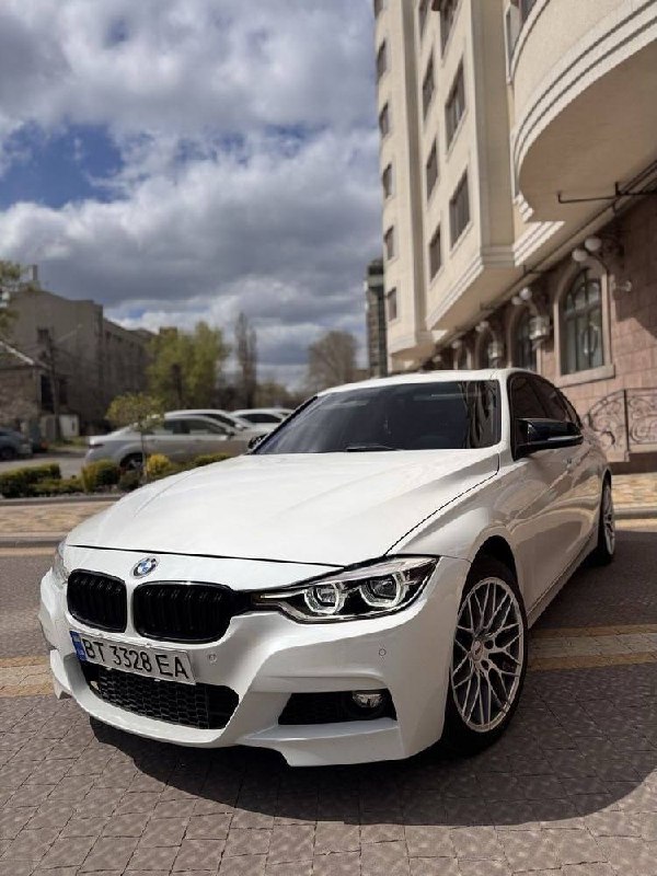 BMW 328i — фото 1