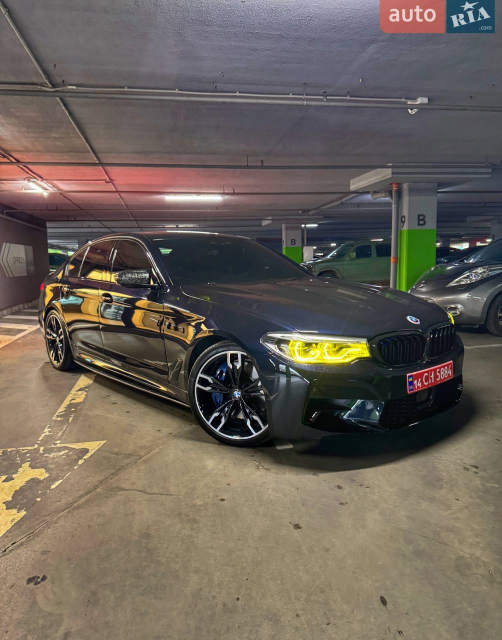 BMW M550i — фото 1