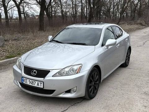 Lexus IS