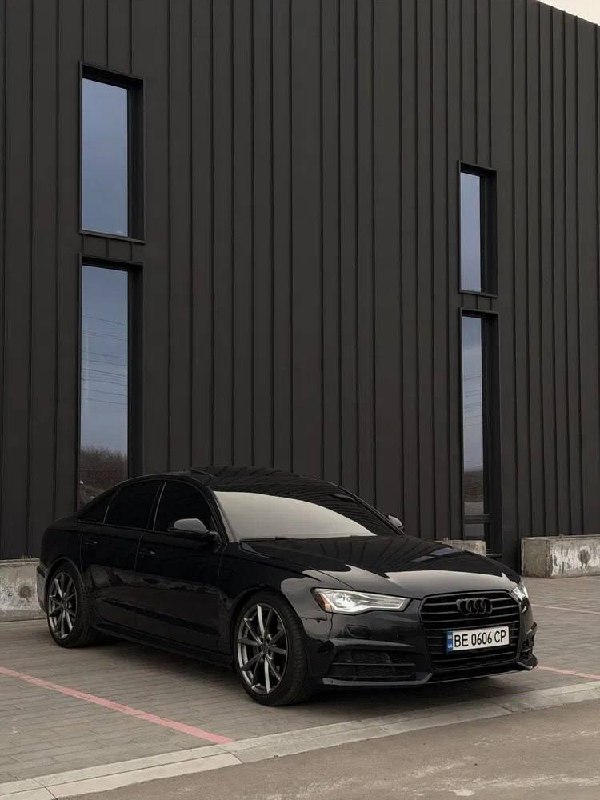 Audi A6 — фото 1