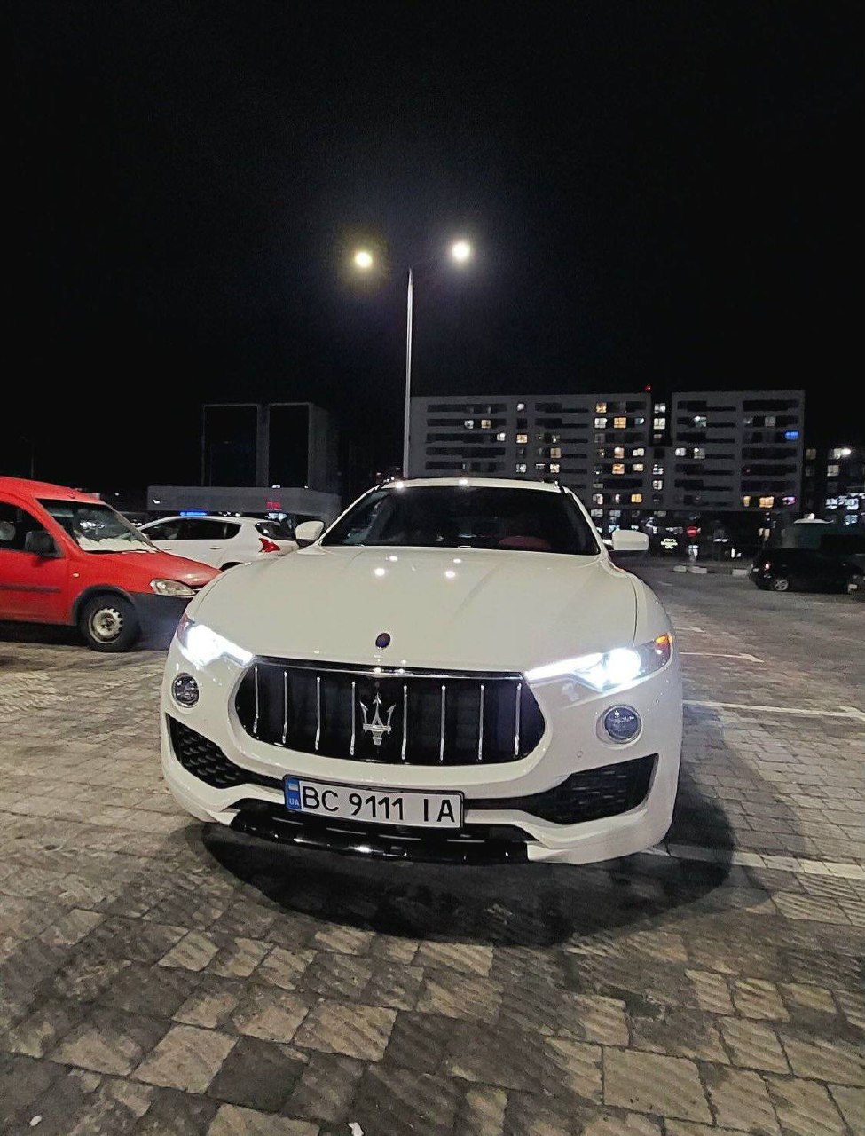 Maserati Levante — фото 1