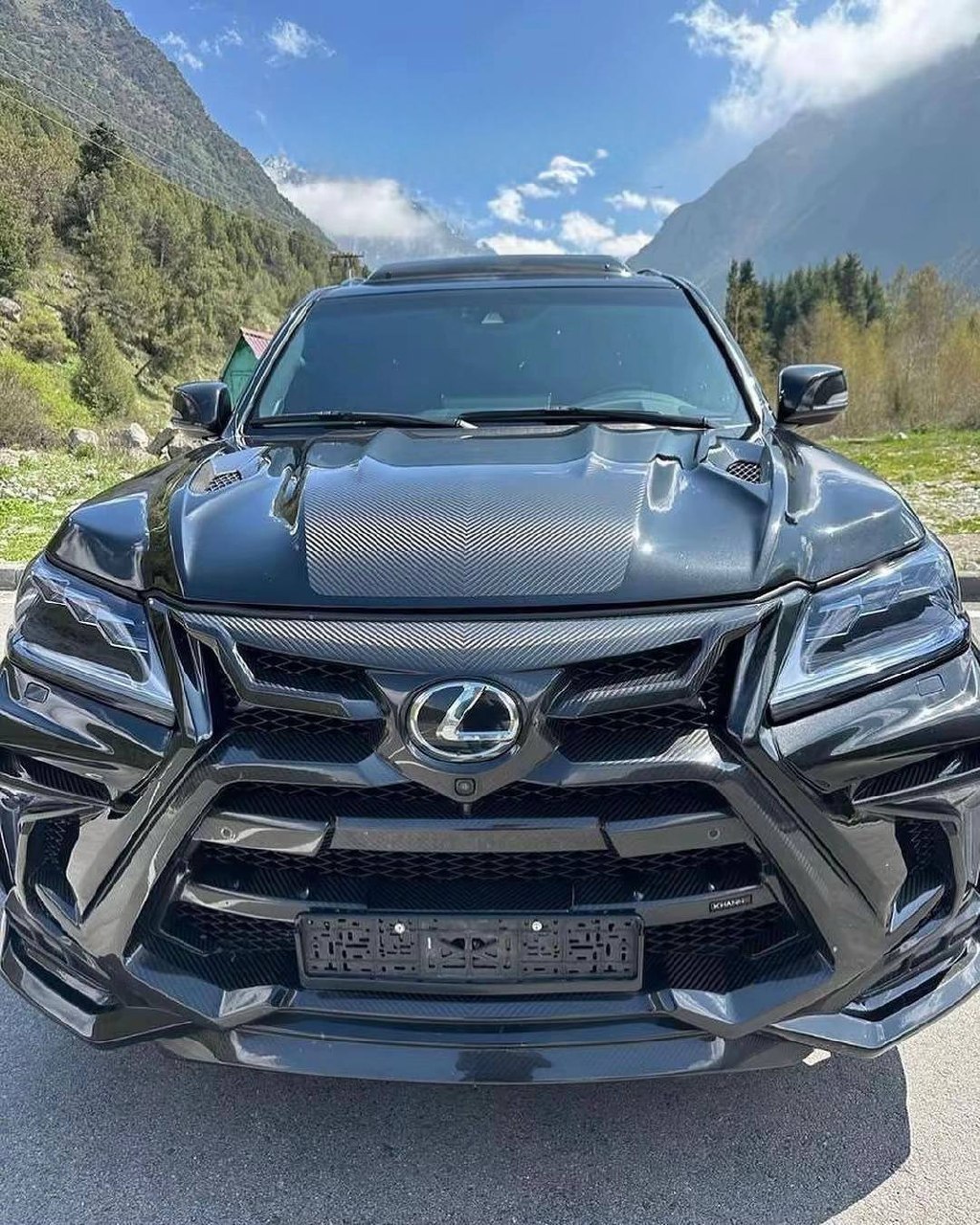 Lexus LX 570 — фото 1