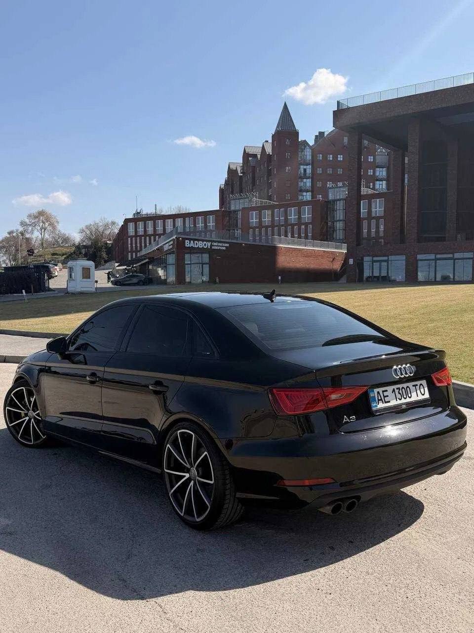 Audi A3 — фото 1