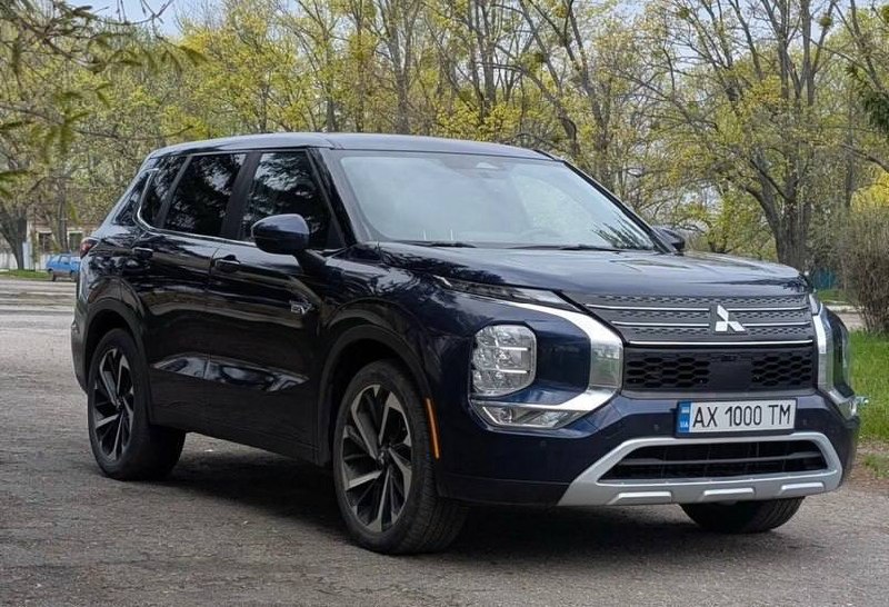 Mitsubishi Outlander PHEV Hybrid — фото 1