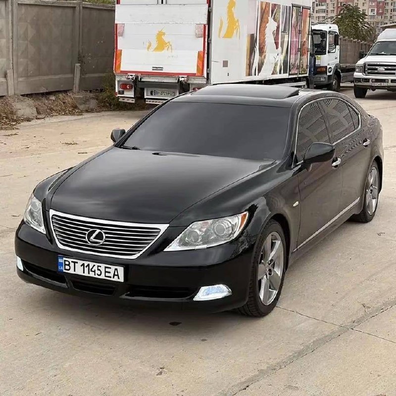 Lexus LS — фото 1