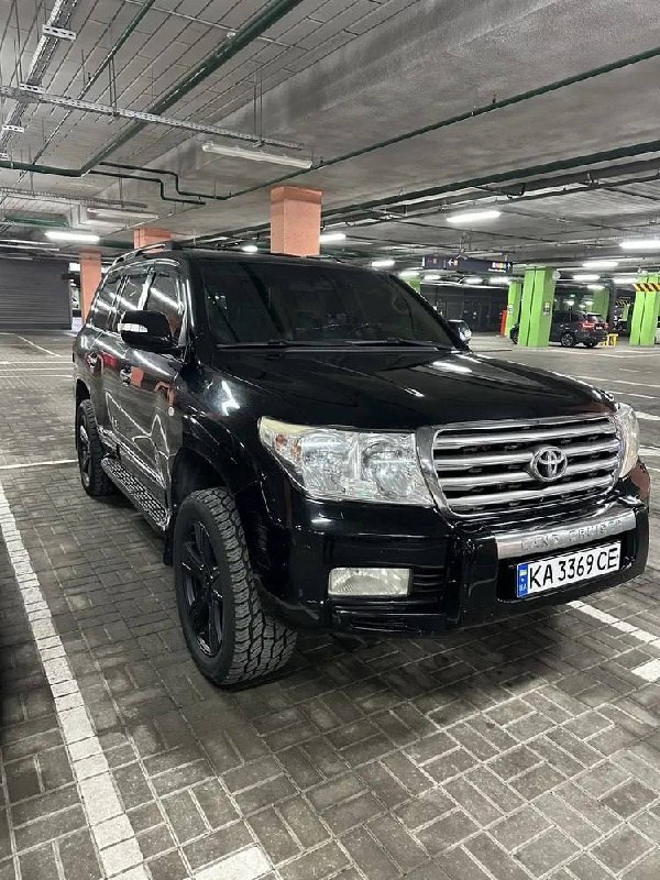 Toyota Land Cruiser 200 — фото 1