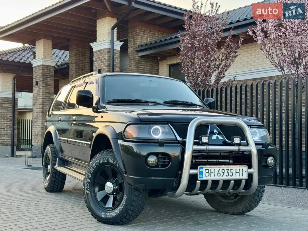 Mitsubishi Pajero Sport — фото 1