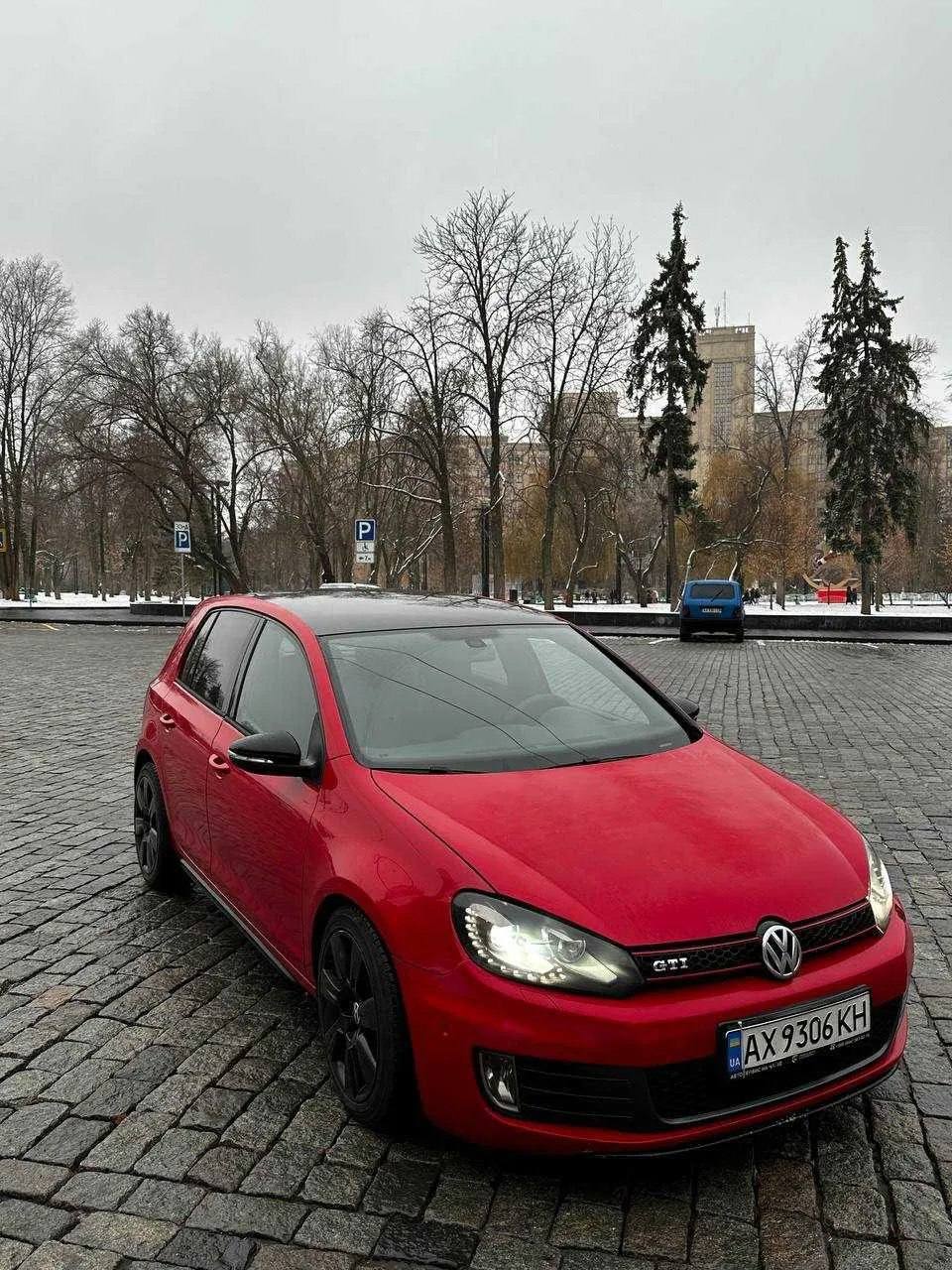 Volkswagen Golf GTI — фото 1