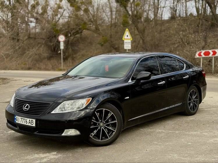 Lexus LS460 — фото 1