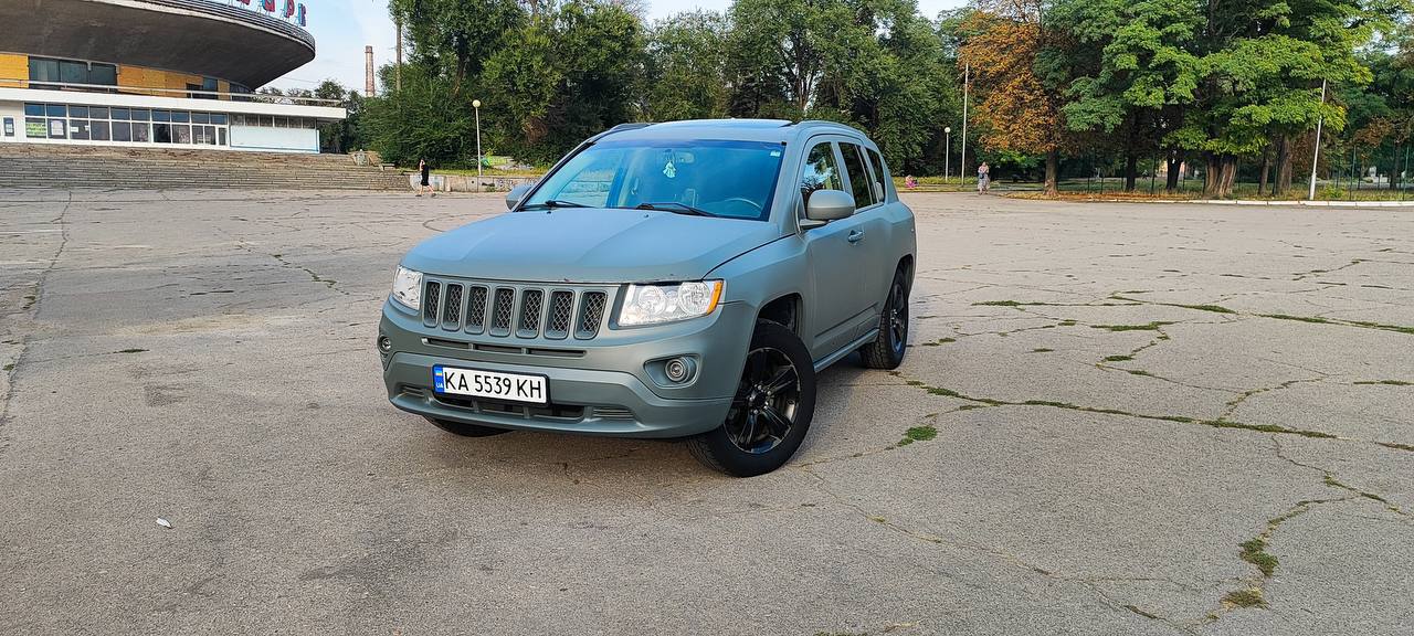 Jeep Compass — фото 1