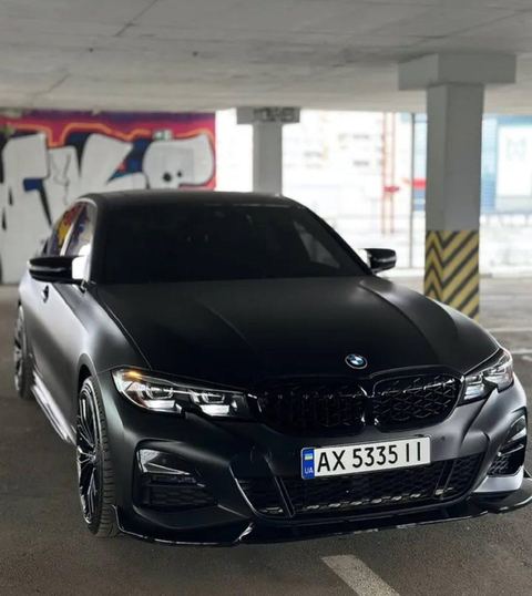 BMW 330i — фото 1