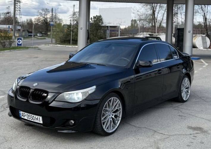 BMW 5 Series — фото 1