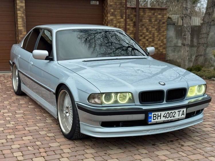 BMW 7 Series — фото 1